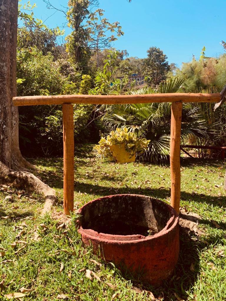 Sitio E Pousada Recanto Dos Ipes เตเรซอโปลิส ภายนอก รูปภาพ