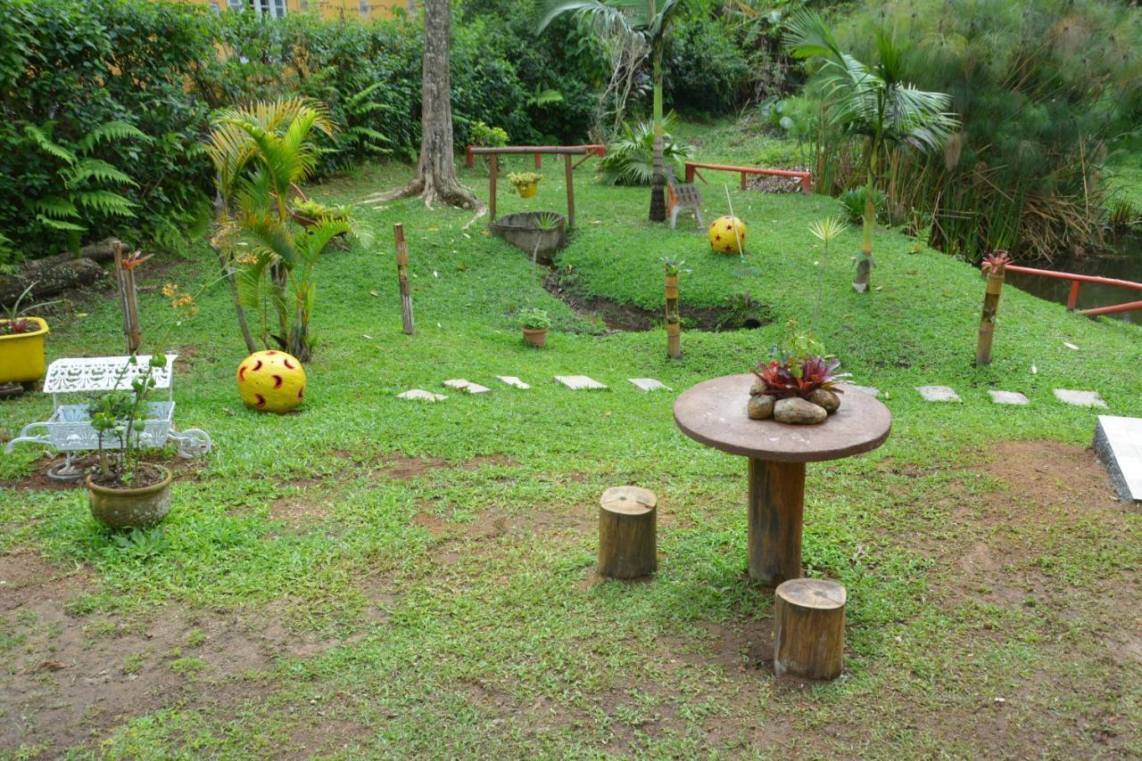 Sitio E Pousada Recanto Dos Ipes เตเรซอโปลิส ภายนอก รูปภาพ